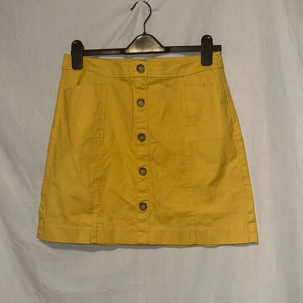 Yellow faux button down Loft outlet skirt size 6